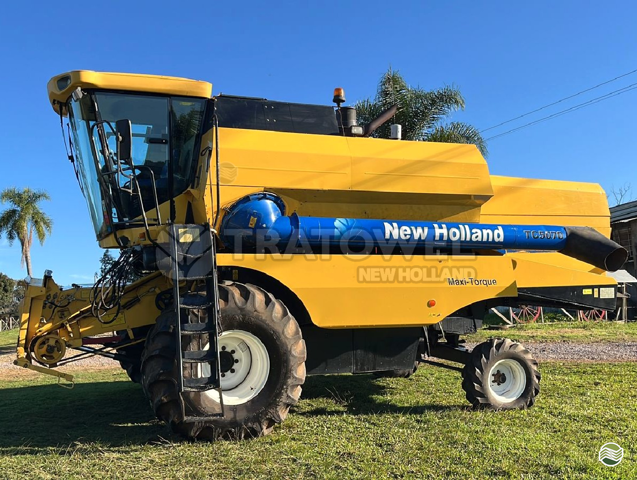 COLHEITADEIRA NEW HOLLAND TC 5070 Tratowel - New Holland ARARANGUA SANTA CATARINA SC